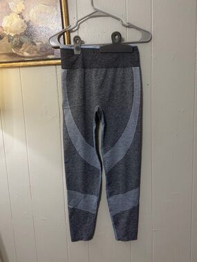 PINK Victoria’s Secret Seamless Gray Colorblock High Rise Leggings Medium